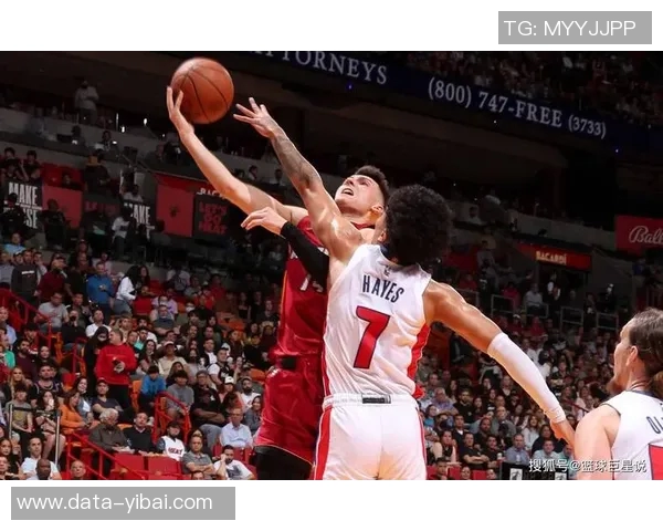 步行者与热火季后赛激战回顾球迷热议经典对决瞬间与战术分析